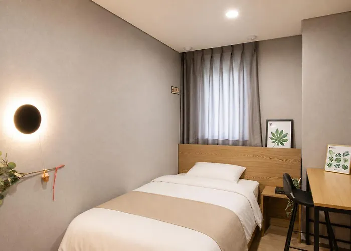 Hotel Brosis *